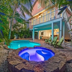 Holmes Beach 5BR | Steps to Beach, Pool + Hot Tub